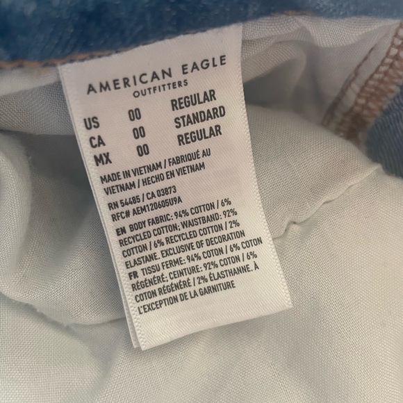 00 American Eagle boyfriend jeans - Picture 4 of 4
